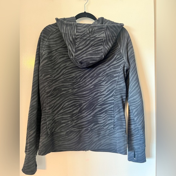 Lululemon Scuba Hoodie- Rare Color - Picture 3 of 3